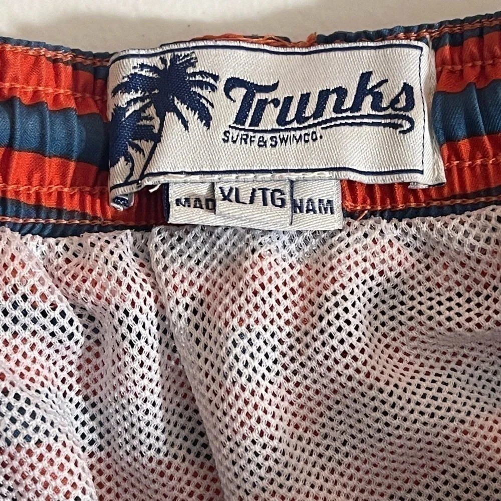 TRUNKS Surf & Swim‎ Co. Red Blue Stripe XL Excellent Condition